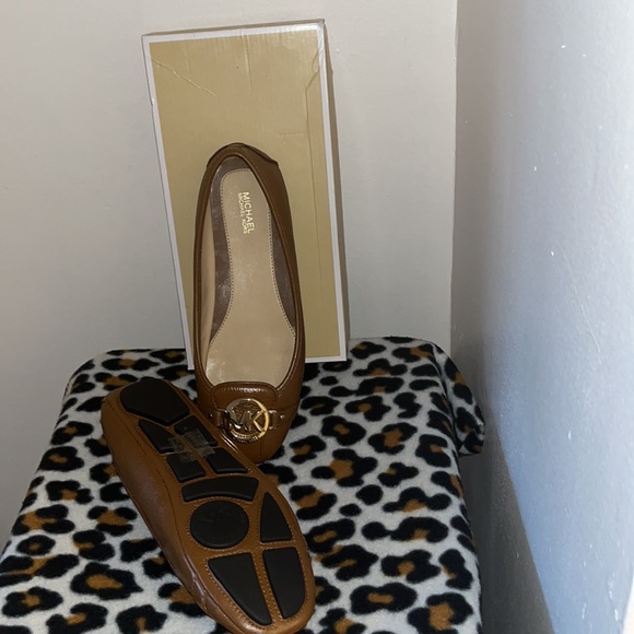 New! Michael Kors. - Picture 3 of 3